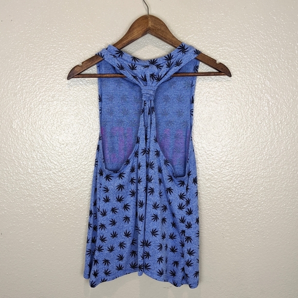 SUN KISSED ISLAND Jamaica Pot Leaf Tank - Picture 2 of 5